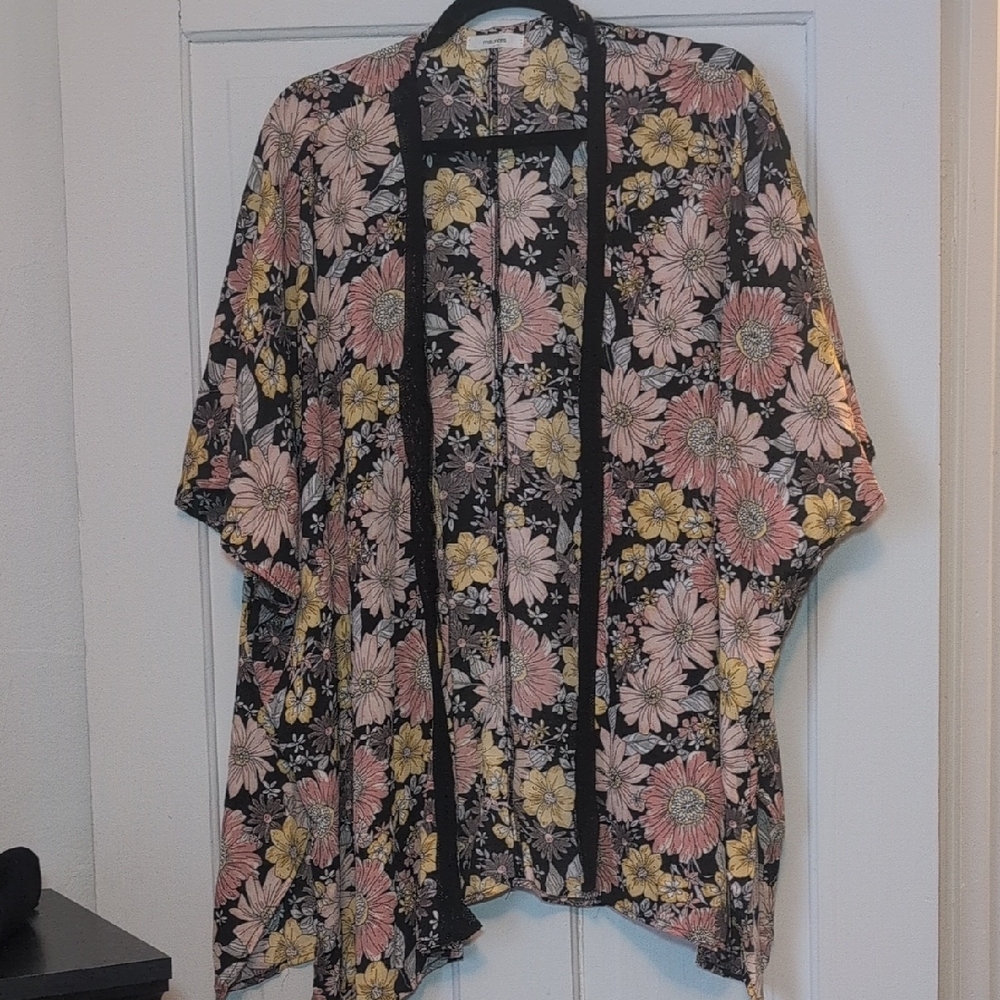 Maurices Floral Print Kimono